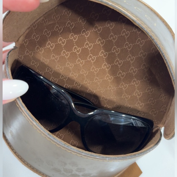 Gucci Sunglasses - Picture 9 of 9